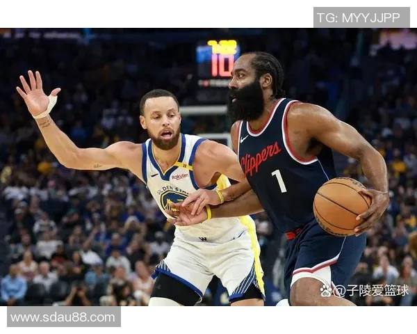 勇士季后赛2017年对阵爵士的精彩回顾与战术分析