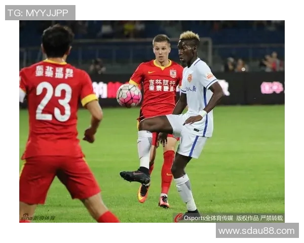 延边富德与长春亚泰的激烈对决展现了东北足球的魅力与竞争精神